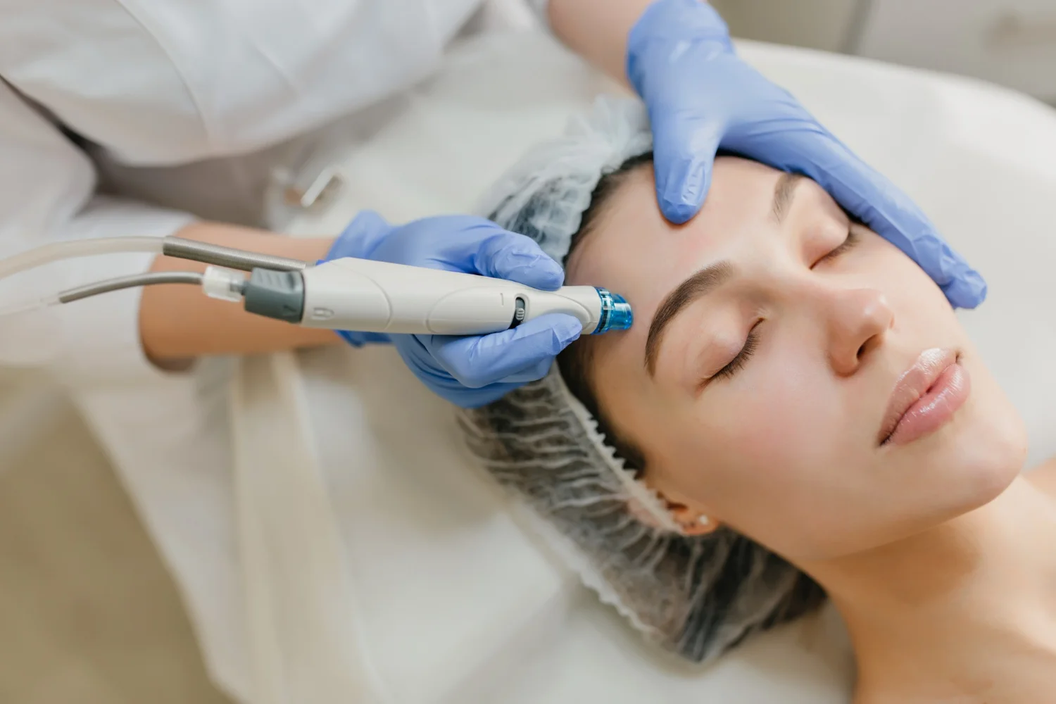 HydraFacial Cilt Bakımı Nedir? Kimler İçin Uygundur?